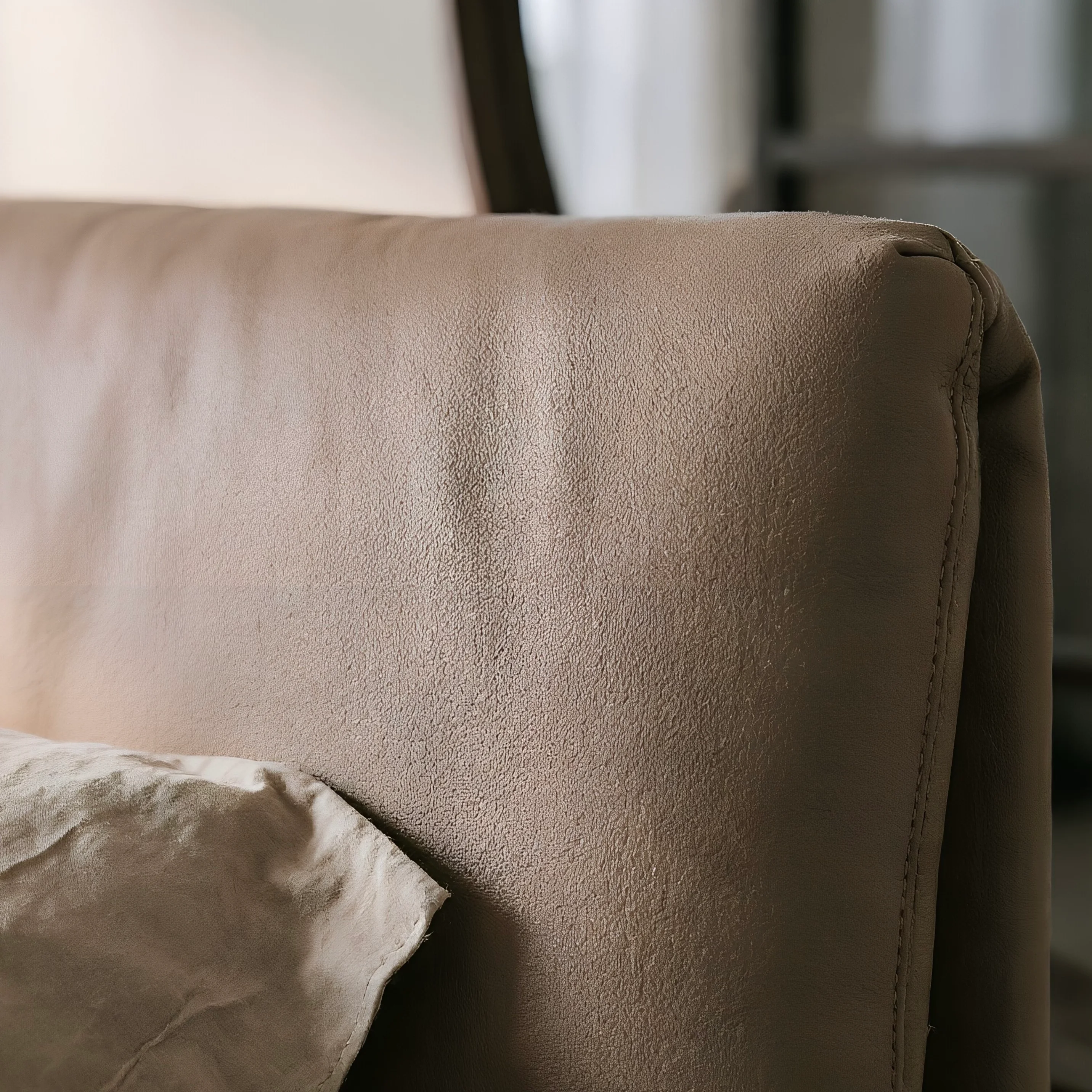 Sienna Monoblock Nubuck Bed — detail view